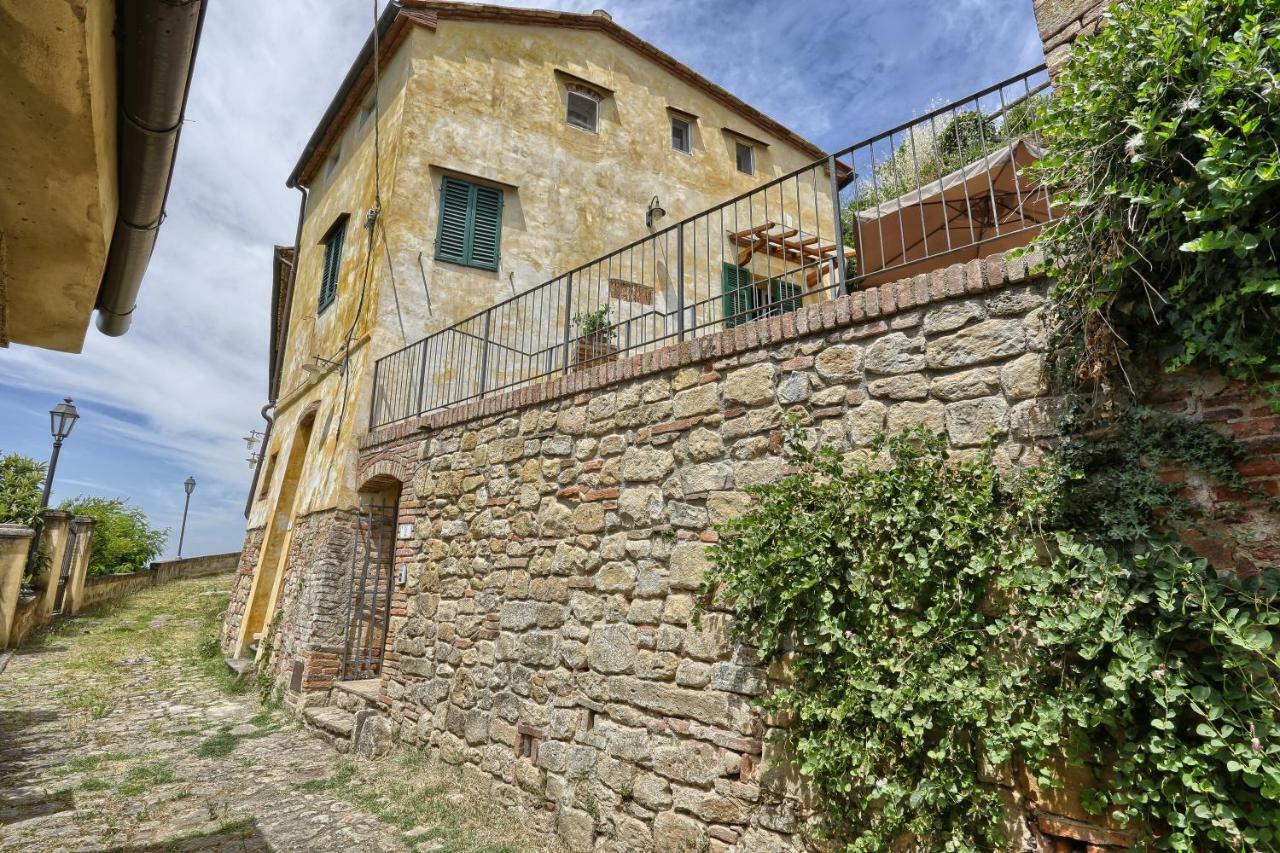 La Canonica Di Alica Palaia Kültér fotó